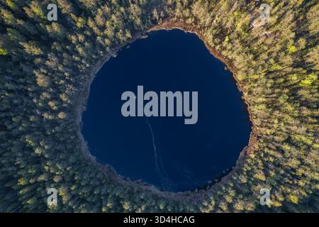 Ein See im Nuuksio-Nationalpark in Finnland Stockfoto