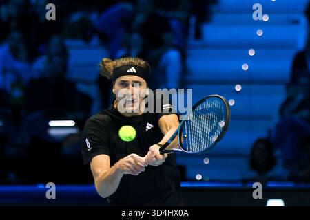 Turin, Italien. November 2025. Alexander Zverev GER spielt Nitto ATP Finals 2025 während Nitto ATP Finals 2025, International Tennis Match in Turin, Italien, 9. November 2025 Credit: Independent Photo Agency/Alamy Live News Stockfoto