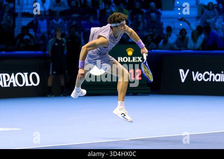 Turin, Italien. November 2025. Ben Shelton USA spielt Nitto ATP Finals 2025 während Nitto ATP Finals 2025, International Tennis Match in Turin, Italien, 9. November 2025 Credit: Independent Photo Agency/Alamy Live News Stockfoto
