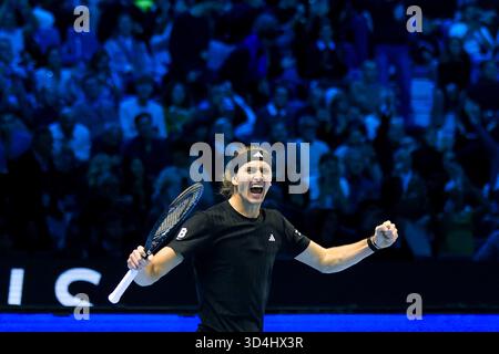 Turin, Italien. November 2025. Alexander Zverev GER feiert seinen Sieg gegen Shelton bei Nitto ATP Finals 2025 während Nitto ATP Finals 2025, International Tennis Match in Turin, Italien, 9. November 2025 Credit: Independent Photo Agency/Alamy Live News Stockfoto