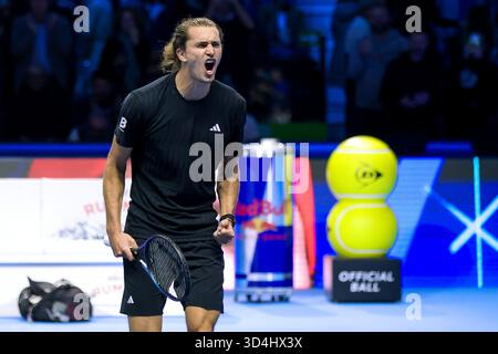 Turin, Italien. November 2025. Alexander Zverev GER feiert seinen Sieg gegen Shelton bei Nitto ATP Finals 2025 während Nitto ATP Finals 2025, International Tennis Match in Turin, Italien, 9. November 2025 Credit: Independent Photo Agency/Alamy Live News Stockfoto