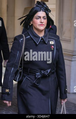 London, Großbritannien. November 2025. Shabana Mahmood, Innenministerin, sah einen Spaziergang durch die Downing Street auf dem Weg zur und von der Gedenkfeier am Sonntag in Whitehall in Westminster. Stockfoto