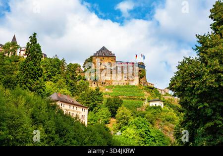 Schloss Rheinfels, St. Goar, Rheinland-Pfalz, Deutschland, Europa. Schloss Rheinfels befindet sich oberhalb des linken Rheinufers in St. Goar. Stockfoto