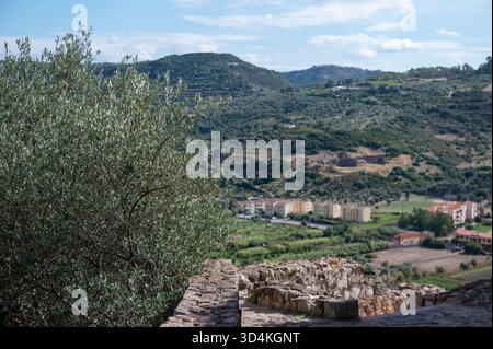 Panorama vom Castello Malaspina (Castello di Serravalle) in der Stadt Bosa auf Sardinien, Italien. Stockfoto
