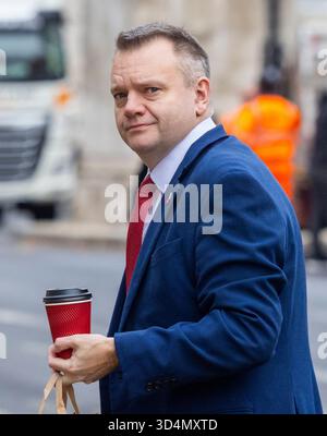 London, Großbritannien. November 2025. Nick Thomas-Symonds, Paymaster General des Vereinigten Königreichs, kommt ins Kabinettsbüro. Quelle: Mark Thomas/Alamy Live News Stockfoto
