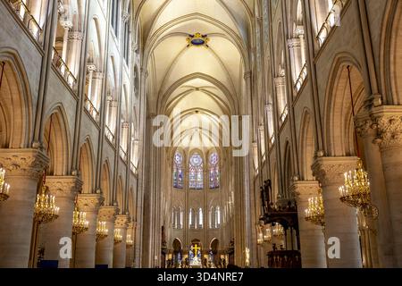 Kathedrale Notre-Dame, Paris, Frankreich. Nave. Stockfoto