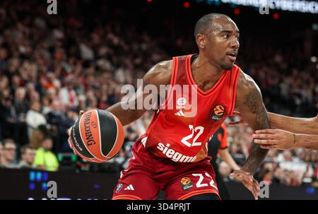Isiaha Mike, #22 des FC Bayern München FC Bayern MŸnchen Virtus Bologna Basketball EuroLeague reguläre Saison Spiel der 8. Runde zwischen dem FC Bayern München und Virtus Bologna im SAP Garden am 30. Oktober 2025 in München. © diebilderwelt / Alamy Stock Stockfoto