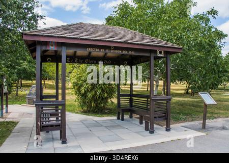 Original Changi Lych Gate am Eingang zum Far East Prisons of war (FEPOW) Grove aus dem Jahr 2003 Stockfoto