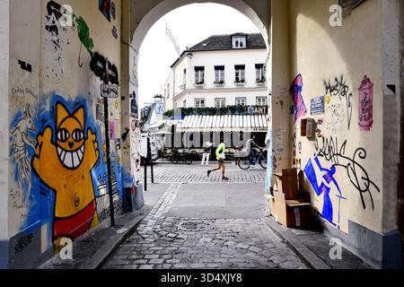 Straßenszene von Passage des Abbesses - Montmartre - Paris Stockfoto