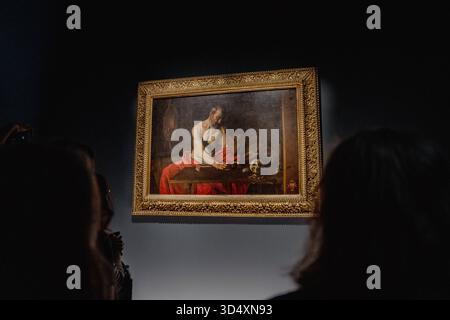 St. Johns Co-Cathedral, Valletta, Malta, Caravaggio, St. Jerome Schreiben, Barockmalerei, Kunstwerk, religiöse Kunst, Gemälde, Kunstgeschichte, Malerei, Besucher, Kunstbetrachtung, Museum, Sakralkunst, Barock, Christentum, Heiligenbild, Kunstfotografie, Kulturdenkmal, europäische Kunst, Ausstellung, Goldrahmen, Kunstsammlung, Malteserorden, Kunstlicht, Religiöses Motiv, Barockkunst, Kunstliebhaber, Pilgerort, Kunstpräsentation, sakrale Kunst, Meisterwerk, Glaube, Malerei des 17. Jahrhundert, Kunstrezeption, Kunstmuseum, UNESCO-Welterbe, Besuchergruppe, Kulturreise, Kunstwahrnehmung, historisch Stockfoto