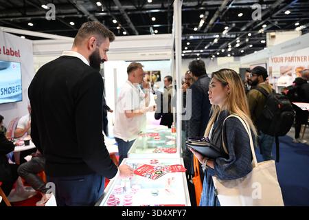 Die White Label World Expo wurde heute in der Exel London eröffnet und findet am 12-13 . November 2025 statt , von der Produktbeschaffung bis zum Online-Verkauf die World expo ist das ultimative Ziel für Online-Händler und -Verkäufer , Start-up-Unternehmen und Unternehmer , die ihr Geschäft auf die Nest-Ebene bringen wollen . Stockfoto