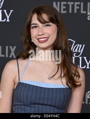 11. November 2025, Hollywoood, Kalifornien, USA: MONIKA GOBAIRA nimmt an der Premiere von „Jay Kelly“ in Los Angeles Teil (Foto: © Billy Bennight/ZUMA Press Wire) NUR ZUR REDAKTIONELLEN VERWENDUNG! Nicht für kommerzielle ZWECKE! Stockfoto