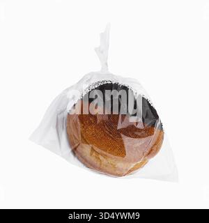 Essen, Runder Croissant mit Schokoladenkondensmilch Stockfoto