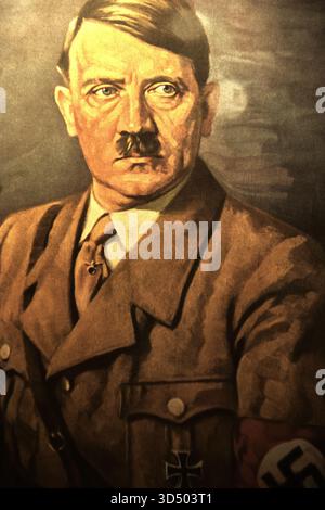 Porträt Adolf Hitlers im Schindler-Museum in Krakau, Polen. Stockfoto