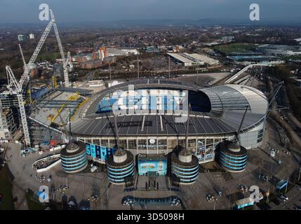 Aktenfoto vom 19.03.2025 von einer Luftaufnahme des Etihad Stadions, Heimstadion von Manchester City. England wird sein erstes Spiel der Euro 2028 im Manchester Etihad Stadium ausspielen, wenn sie sich direkt qualifizieren. Die anderen Gastgeber der Republik Irland, Schottland und Wales werden alle Gruppenspiele zu Hause ausspielen. Das Turnier wurde offiziell bei einer Veranstaltung im Zentrum Londons am Mittwoch gestartet, bei der auch der Spielplan enthüllt wurde. Ausgabedatum: Mittwoch, 12. November 2025. Stockfoto