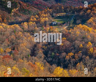 Herbstszene auf dem Blue Ridge Parkway in North Carolina Stockfoto