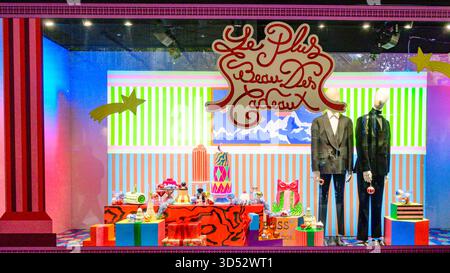 Paris, Frankreich - 12. November 2025, festliche Feiertage in Galeries Lafayette Homme Stockfoto