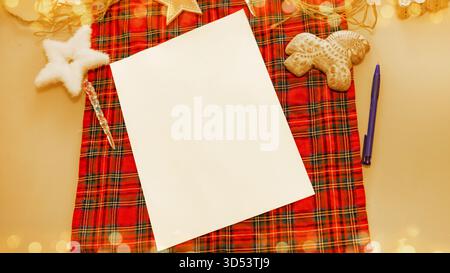 Draufsicht ein Brief an den Weihnachtsmann Stockfoto