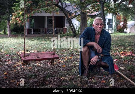 Logan Lucky ist eine US-amerikanische Komödie von Steven Soderbergh aus dem Jahr 2017, die auf einem Drehbuch seiner Frau Jules Asner (Rebecca Blunt) basiert. Soderbergh kam aus dem Ruhestand, um den Film Regie zu führen und verteilte ihn unabhängig über seine eigene Firma Fingerprint Releasing. Der Film zeigt eine Ensemble-Besetzung bestehend aus Channing Tatum, Adam Driver, Riley Keough, Daniel Craig, Seth MacFarlane, Katie Holmes, Hilary Swank, Katherine Waterston und Sebastian Stan. Stockfoto