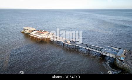 Luftaufnahme des Cromer Pier, North Norfolk Stockfoto