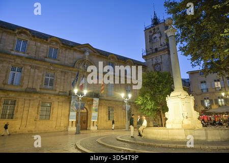 Rathaus Hotel de Ville, Tour de l'Horloge Uhrenturm, Place de l'Hotel de Ville, Altstadt, Aix-en-Provence, Frankreich Stockfoto