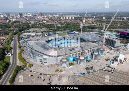 Aus der Vogelperspektive des City of Manchester Stadium, derzeit bekannt als Etihad Stadium, Heimstadion des Manchester City FC, Manchester, Großbritannien. Stockfoto