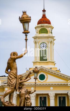 Mayagüez Alcaldía (Rathaus) im neoklassizistischen Stil, Plaza Colón, Puerto Rico Stockfoto