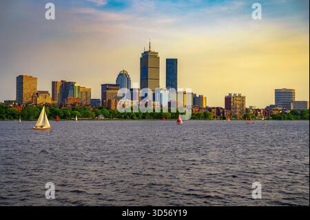 Sonnenuntergang über Boston Back Bay und dem Charles River, Massachusetts Stockfoto