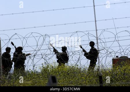 Westjordanland, Bil'in, 27.03.2009: Palästinensische Demonstration in dieser kleinen Stadt 12 km westlich von Ramallah, neben der israelischen Trennmauer und Stockfoto