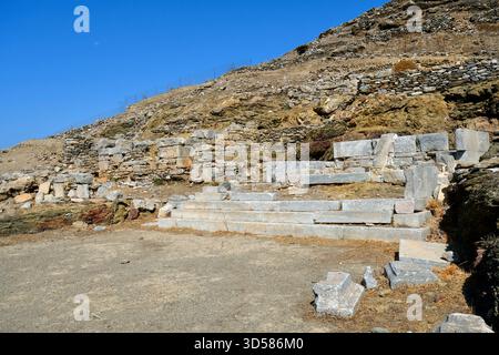 Amorgos, Griechenland - 11. September 2025: Die antike Stätte von Minoa oberhalb der Stadt Katapola auf dem Moundoulia-Hügel, der ehemaligen Sommerresidenz des Kretischen K Stockfoto