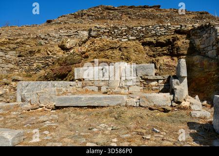 Amorgos, Griechenland - 11. September 2025: Die antike Stätte von Minoa oberhalb der Stadt Katapola auf dem Moundoulia-Hügel, der ehemaligen Sommerresidenz des Kretischen K Stockfoto