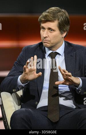 Moritz Schularick Ökonom 11/25 ihr Prof. Moritz Schularick am 13. November 2025 in Markus Lanz , ZDF Aufzeichnung vom 12. November 2025 TV Fernsehen Talkshow Talkshow Deutschland deutsch deutscher Mann Volkswirt Wirtschaftswissenschaftler Wissenschaftler Wirtschaft Präsident IWF Wirtschaftswissenschaftler Economic hoch halb sitzend sprechend gestikuliert *** Moritz Schularick Ökonom 11 25 ihr Prof. Moritz Schularick am 13. November 2025 in Markus Lanz , ZDF Aufnahme vom 12. November 2025 TV-Talkshow Talkshow deutschland deutscher Mann Ökonom Wissenschaftler econo Stockfoto