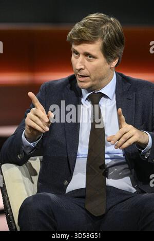 Moritz Schularick Ökonom 11/25 ihr Prof. Moritz Schularick am 13. November 2025 in Markus Lanz , ZDF Aufzeichnung vom 12. November 2025 TV Fernsehen Talkshow Talkshow Deutschland deutsch deutscher Mann Volkswirt Wirtschaftswissenschaftler Wissenschaftler Wirtschaft Präsident IWF Wirtschaftswissenschaftler Economic hoch halb sitzend sprechend gestikuliert *** Moritz Schularick Ökonom 11 25 ihr Prof. Moritz Schularick am 13. November 2025 in Markus Lanz , ZDF Aufnahme vom 12. November 2025 TV-Talkshow Talkshow deutschland deutscher Mann Ökonom Wissenschaftler econo Stockfoto