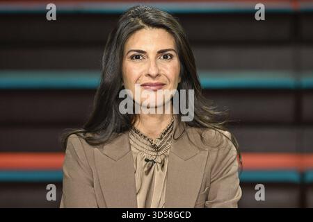 Serap Güler Politikerin 11/25 ihr Serap Güler am 12. November 2025 in Markus Lanz , ZDF TV Fernsehen Talkshow Talkshow Talkshow Deutschland deutsch deutsche Politik CDU deutsche Politikerin quer Porträt lächelnd *** Serap Güler Politikerin 11 25 Ihr Serap Güler am 12. November 2025 in Markus Lanz , ZDF TV Talkshow Talkshow Deutschland deutsche Frauenpolitik CDU deutsche Politikerin Querporträt lächelnd Stockfoto