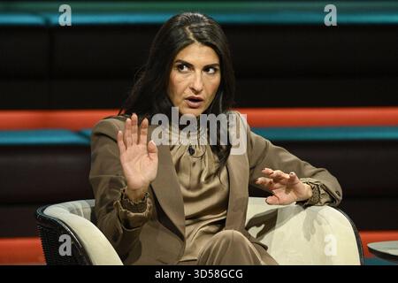 Serap Güler Politikerin 11/25 ihr Serap Güler am 12. November 2025 in Markus Lanz , ZDF TV Fernsehen Talkshow Talkshow Talkshow Deutschland deutsch deutsche Frau Politik CDU deutsche Politikerin quer halb sitzend sprechend gestikuliert *** Serap Güler Politikerin 11 25 Ihr Serap Güler am 12. November 2025 in Markus Lanz , ZDF TV Talkshow Talk Show Deutschland Deutsche Frauenpolitik CDU Deutsche Politikerin Cross halb sitzend Sprechen gestikulierend Stockfoto