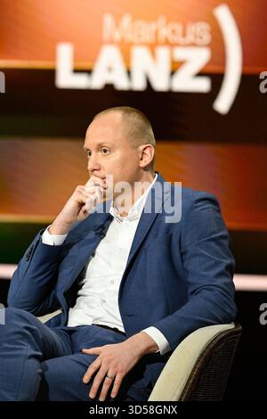 Justus Bender Journalist 11/25 ihr Justus Bender am 11. November 2025 in Markus Lanz , ZDF TV Fernsehen Talkshow Talkshow Talkshow Deutschland deutsch deutscher Mann FAS Journalismus hoch halb sitzend nachdenklich zuhörend neutral *** Justus Bender Journalist 11 25 Ihr Justus Bender am 11. November 2025 in Markus Lanz , ZDF TV Talk Show Talk Show Deutschland deutscher Mann FAS Journalismus deutscher Journalismus High halb sitzend nachdenklich zuhörend nachdenklich neutral Stockfoto