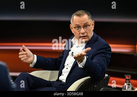 Tino Chrupalla Politiker 11/25 ihr Tino Chrupalla am 11. November 2025 in Markus Lanz , ZDF TV Fernsehen Talkshow Talkshow Talkshow Deutschland deutsch deutscher Mann Politik Co-Vorsitzender Parteivorsitzender AfD deutscher Politiker quer halb sitzend sprechend gestikuliert *** Tino Chrupalla Politiker 11 25 Ihr Tino Chrupalla am 11. November 2025 in Markus Lanz , ZDF TV Talkshow Talkshow Deutschland deutscher Mann Politik Co-Vorsitzender Parteivorsitzender AfD deutscher Politiker Cross halb sitzend sprechendes Gestikulieren Stockfoto