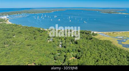 Blick aus der Vogelperspektive auf den sag Harbour und die sag Harbour Bay Stockfoto