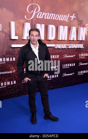 Andreas Elsholz besucht am 14. November 2025 die Europapremiere der Paramount+-Serie „Landman“ im Zoo Palast in Berlin Stockfoto