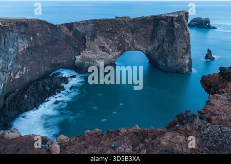 Winterszenen aus Island, die die berühmten Wahrzeichen und die natürliche Schönheit der Insel zeigen Stockfoto