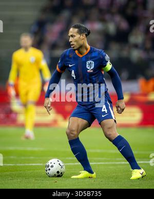 WARSCHAU - Virgil van Dijk aus den Niederlanden während des WM-Qualifikationsspiels zwischen Polen und den Niederlanden im PGE Narodowy-Stadion am 14. November 2025 in Warschau, Polen. ANP KOEN VAN WEEL Credit: ANP/Alamy Live News Stockfoto