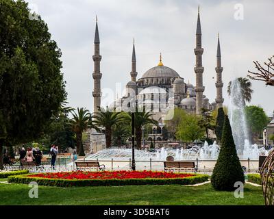 Die Blaue Moschee in Istanbul, Turkije (Türkei) ist auch als Sultan-Ahmed-Moschee bekannt Stockfoto
