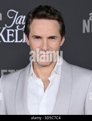 11. November 2025, Hollywoood, Kalifornien, USA: ALESSANDRO NIVOLA nimmt an der Premiere von „Jay Kelly“ in Los Angeles Teil (Foto: © Billy Bennight/ZUMA Press Wire). Nicht für kommerzielle ZWECKE! Stockfoto