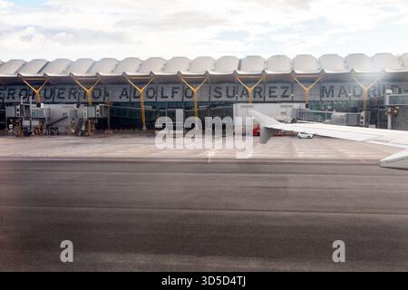 Terminal 4 Gebäude, Adolfo Suárez Madrid-Barajas Flughafen, Madrid, Spanien Stockfoto