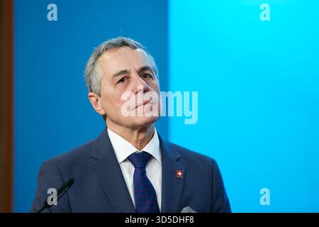 14. November 2025, Berlin, Deutschland - der Schweizer Außenminister Ignazio Cassis bei der Pressekonferenz im Außenministerium anlässlich seines Besuchs in Berlin. 00R251114D037CARO.JPG [MODELLVERSION: NEIN, EIGENSCHAFTSFREIGABE: NEIN (c) caro Images / Thomas R. Stockfoto