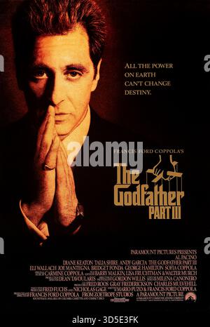 The Godfather Part II (1974) von Francis Ford Coppola mit Al Pacino, Robert de Niro und Diane Keaton. Michael Corleone erweitert das kriminelle Reich seiner Familie, während Flashbacks den Aufstieg seines Vaters Vito von Sizilien an die Macht in New York zeigen. Foto eines Original-Posters aus dem Jahr 1974 (USA), das NUR FÜR REDAKTIONELLE ZWECKE VERWENDET WIRD. Quelle: BFA / Paramount Pictures Stockfoto