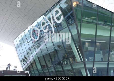 Das Eyefilm Museum am Ufer der Amstel in Amsterdam, Niederlande Stockfoto