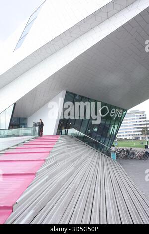 Das Eyefilm Museum am Ufer der Amstel in Amsterdam, Niederlande Stockfoto