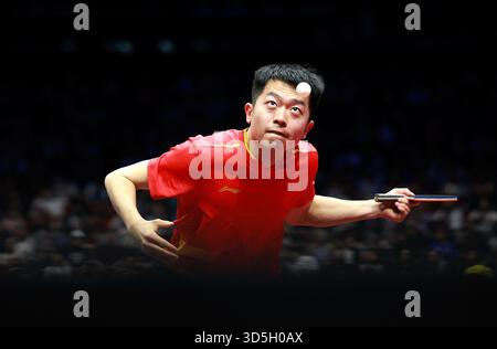 Macau, China. November 2025. Yuan Licen spielt bei den Männer-Einzelmedaillenspielen im Tischtennis zwischen Wang Chuqin aus Peking und Yuan Licen aus Liaoning bei den 15. Nationalspielen in Macao, Südchina, am 16. November 2025. Quelle: Liang Xu/Xinhua/Alamy Live News Stockfoto