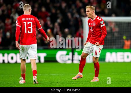 8 (DEN) - Gustav Isaksen Scorer og jubler, 13 (DEN) - Rasmus Kristensen. UEFA VM Kvalifikation - Landskamp - Danmark mod Hviderusland - 15.11.2025 Stockfoto